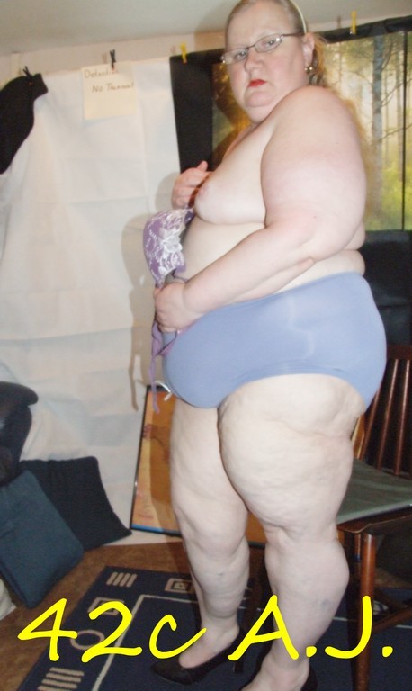 ajbbwqueen:   If you want to fuck me , book me! now accepting 2014 bookings be quick