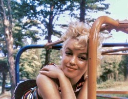 weirdlandtv:‪Marilyn Monroe photographed by Eve Arnold in 1955.‬The first image, where she’s reading Joyce, is often treated like a kind of joke—but, apart from being naturally intelligent, MM was actually intellectually very curious. She always