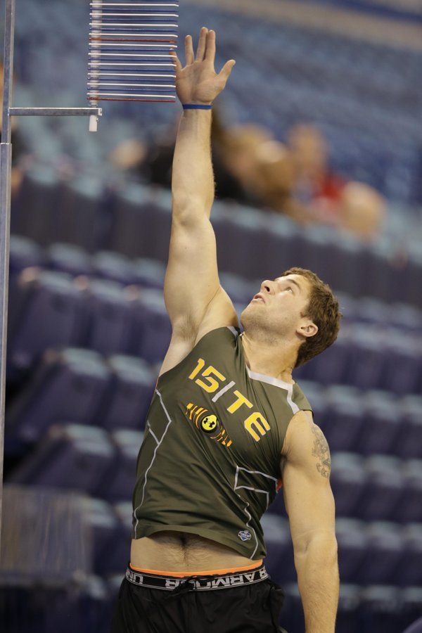 giantsorcowboys:  New Tight End In Miami! Now That Crazy Crew Over At Outsports Knows