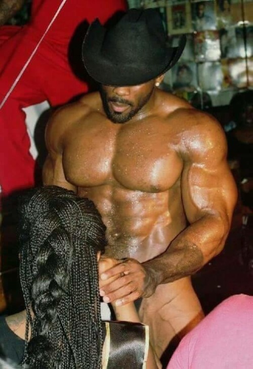 blackstripperworshippers:  @jayehardbody