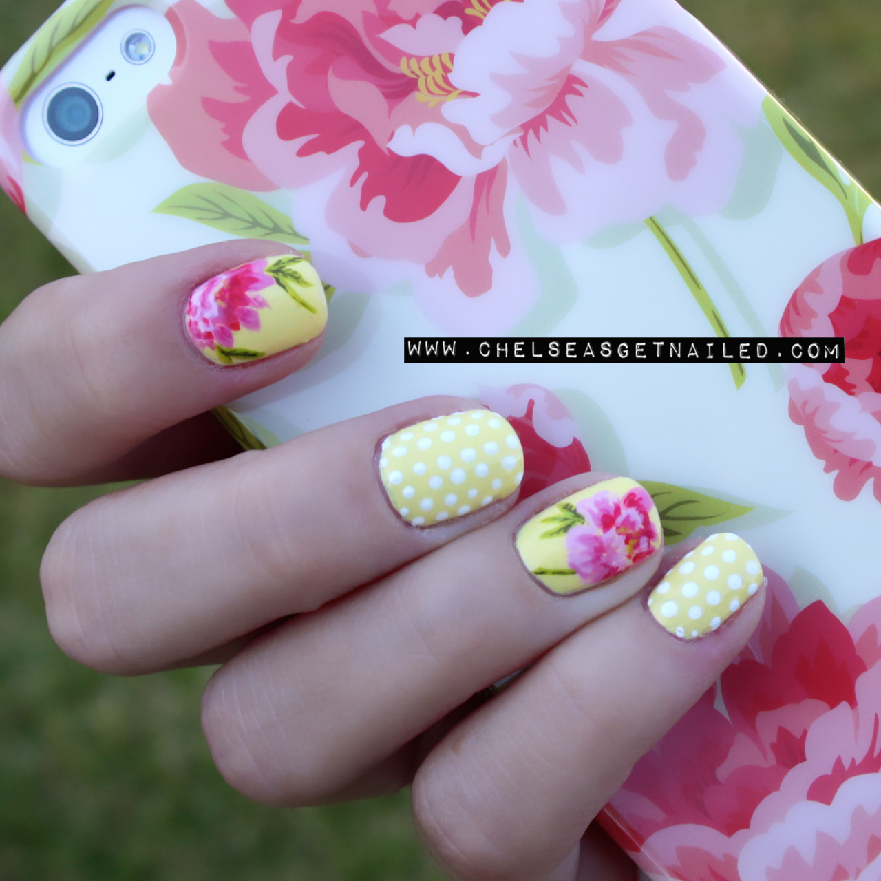 New nails inspired by this iPhone case
Blog post can be found here!