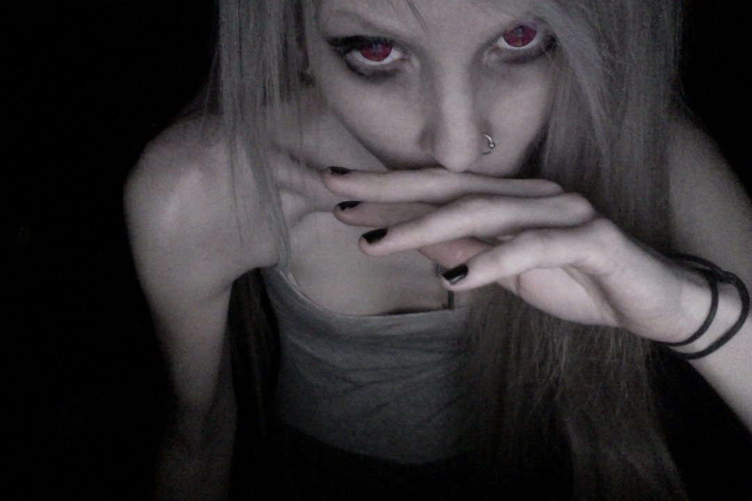 fabulous blog of colourful goth
