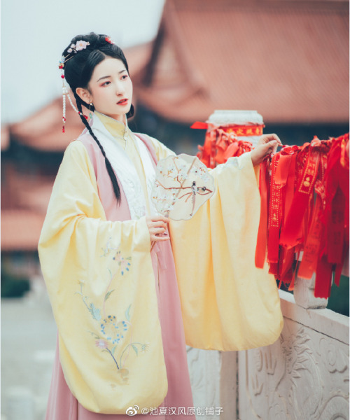 traditional chinese hanfu by@迟夏汉服