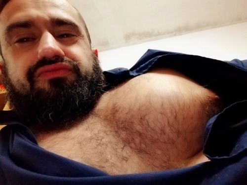 masterjoao:  Daddy wants to show you some tricks, now…  Come worship me   