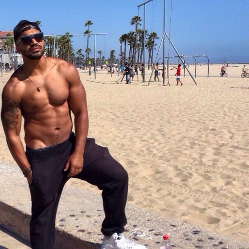 seeker310:  Kings  hot!! follow my Bros blogs   Reblog  