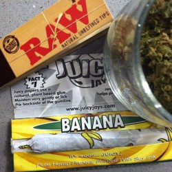 weedporndaily:  Open up the pack of #JuicyJay