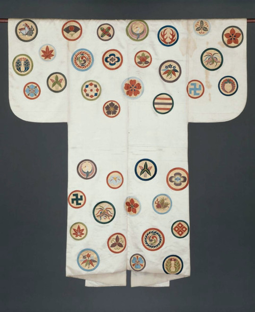 thekimonogallery: Noh theatre costume (nuihaku). 18th century, Japan. “ Silk; satin embroidered wit