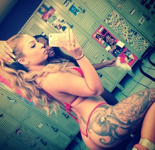 sexytattooedgirls:  Check out our website www.sexytattooedgirls.co.uk 