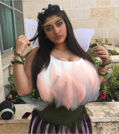 oversized644:  extremebodiez:   Yuval   Beautiful Woman & Built Like a Goddess   Follow me at oversized644 on tumblr YouTube and Instagram  