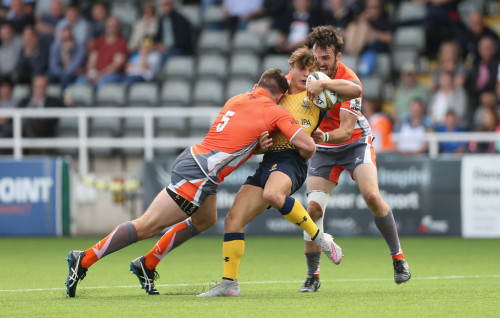 giantsorcowboys:Pull Up The Bumper, Baby!Max Davies Shows Off A Fine Pair Of Man Cakes as He Lifts H