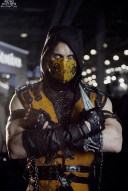 demonsee:    Scorpion Cosplay mortal kombat