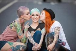 cute-colored-hair:  COLORED HAIR BLOG ♥