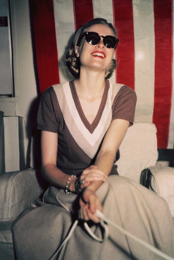 gatabella:  Grace Kelly wearing sunglasses 