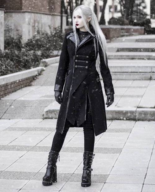 gothicandamazing:    Model: Anastasia EGWelcome to Gothic and Amazing | www.gothicandamazing.com  