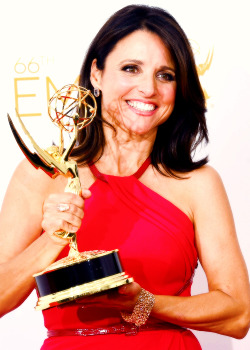 gifthescreen:  Julia Louis-Dreyfus, winner