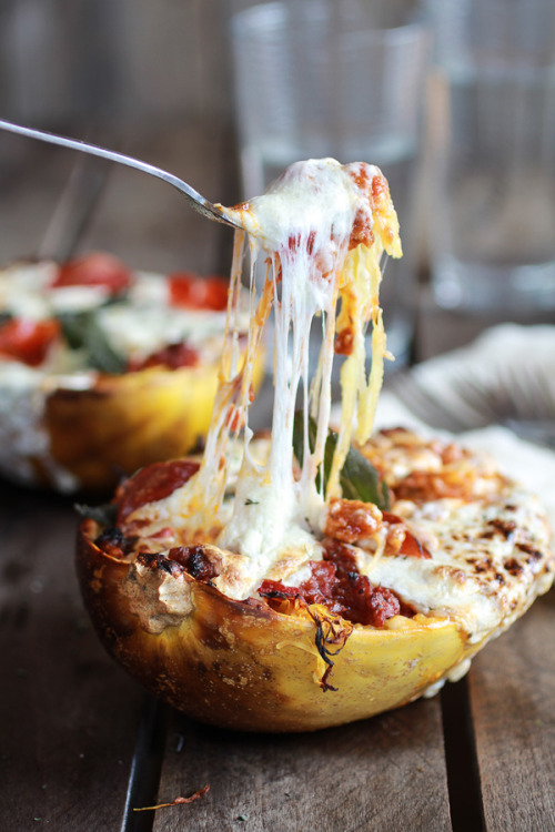 foodfuckery:  Roasted Garlic Spaghetti Squash Lasagna Boats Recipe