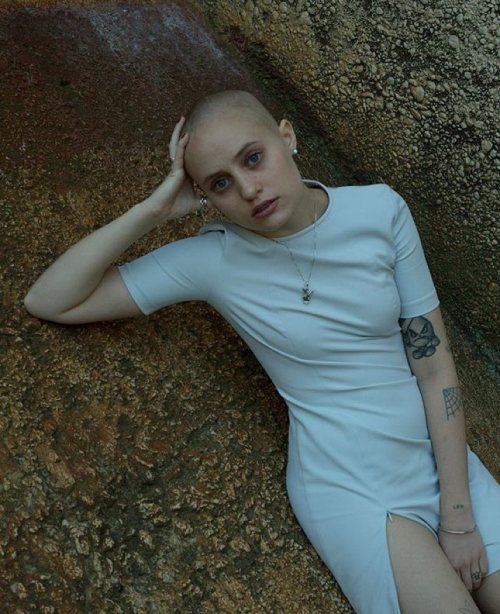 unflavoredwaxedfloss20:  by lilbabyhead http://ift.tt/1Wvrw2R