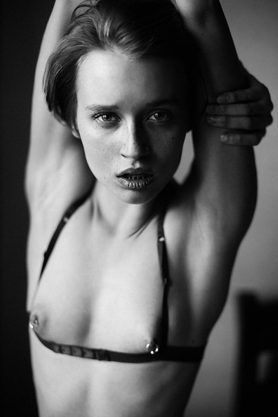 underview: le-voleur-de-beaute:  Photo by Dmitry Chapala 