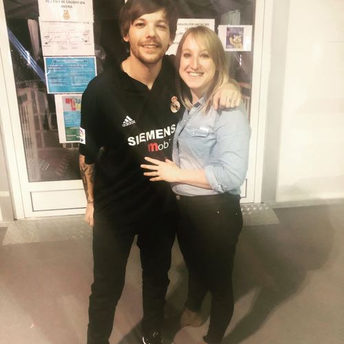 Louis with a fan at BBC Children in Need 2019 - 15/11