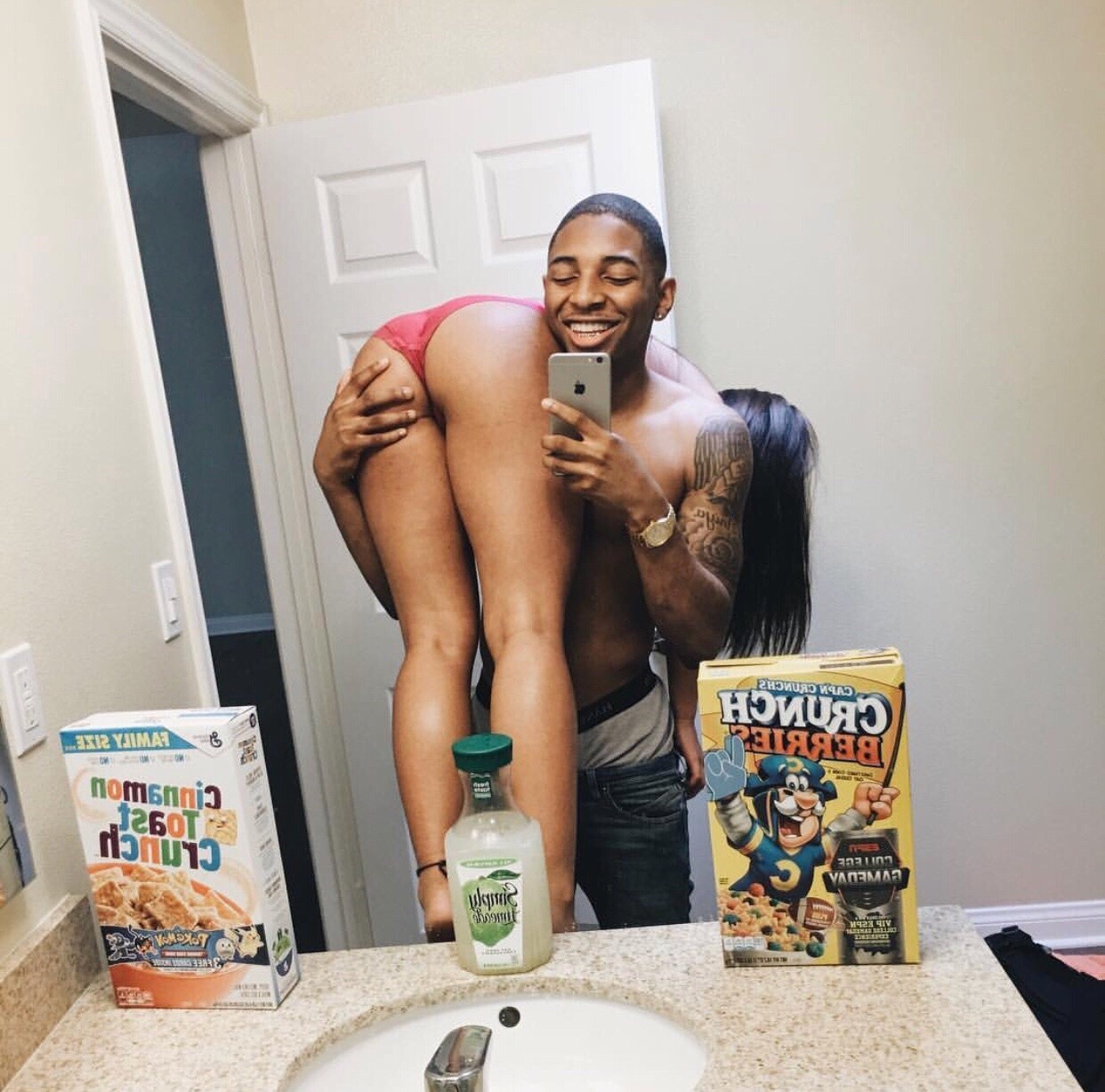 hi-imkingdavid:  bae–electronica:  goddess-lolo:  Why their grocery in the bathroom?