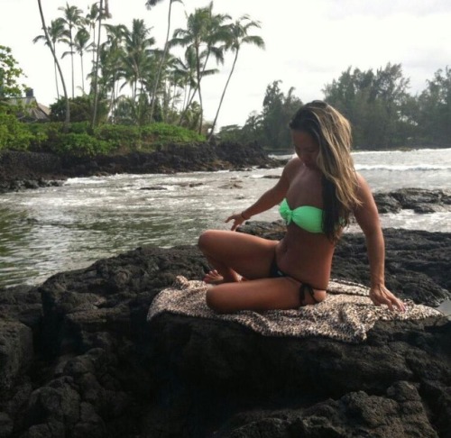 808hawaiianboi:Mother and daughter. Big island! I guess you can say they both milfs!