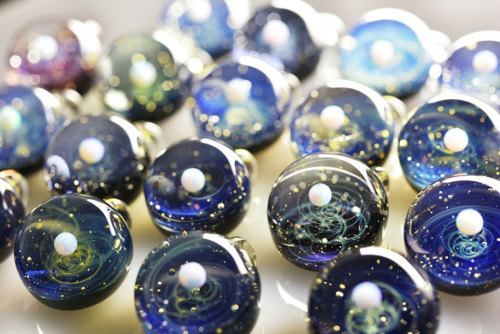 mayahan:Space Glass by Satoshi Tomizu: Galaxy Pendants Made From Glass, Opals, And Gold