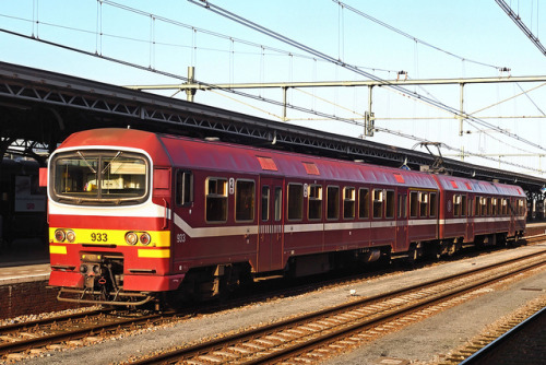 NL NMBS 933 Roosendaal 04-02-2013 by peters452002 on Flickr.