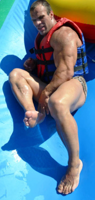 guysbigfeet:  achillesheelart:  Once again, Denis Cyplenkov proves he’s the perfect male specimen. LOOK at these feet. LOOK AT THEM.  12US