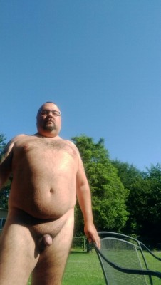 bigtruckbehr:  nudistbear:  Great morning to be nude.  Yes 