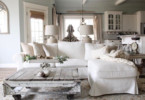 oldfarmhouse:Love this comfy look|Keep it Classically Elegantinstagram.com/cottonstem