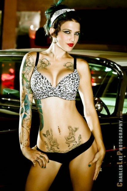 Tattoo'd ladies&metal