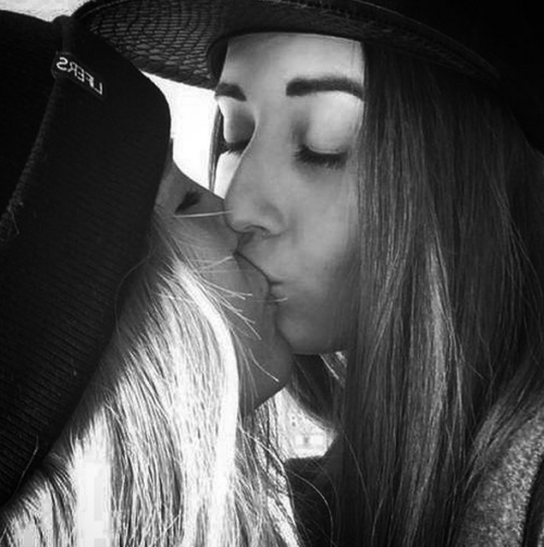 lipstick-lesbian:    ❤ Find a girlfriend in your area! ❤   