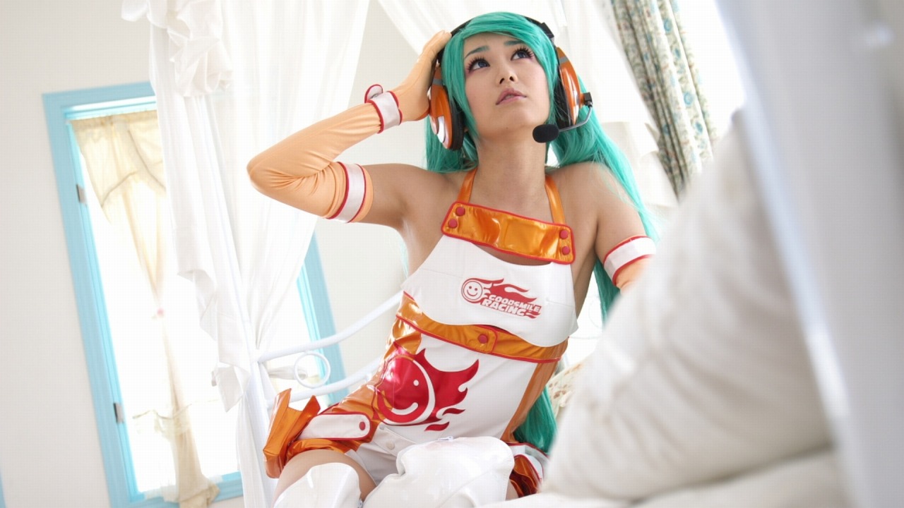 hottestcosplayer:  For the hottest cosplayers  on your dashboard everyday, Follow