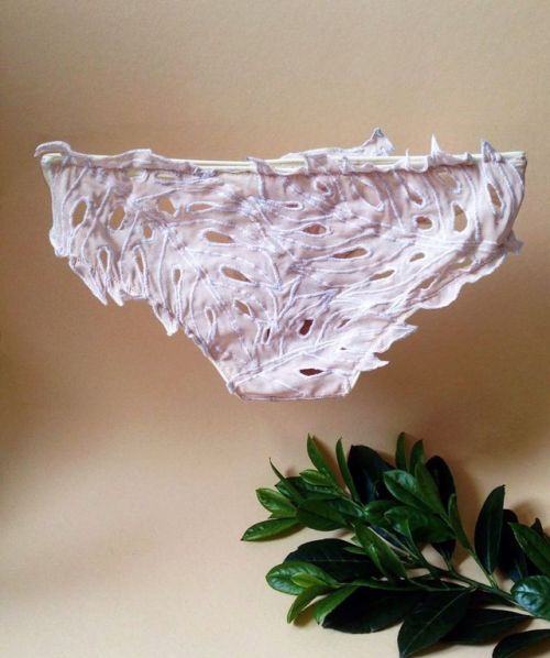 Embroidered panty with leaves #tropical #junglevibes #summerfeeling #lingeriedesign #lingerie #art #