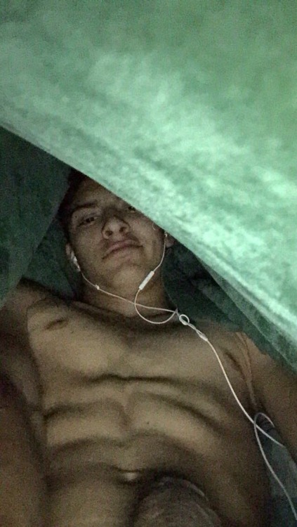 straightsnapchatguys:  Request: this is Fernando if you like what you see and wanna see more ,Make sure to follow me at straightsnapchatguys.tumblr.com And KEEP THE REQUESTS COMING :)  I think am in love ! 