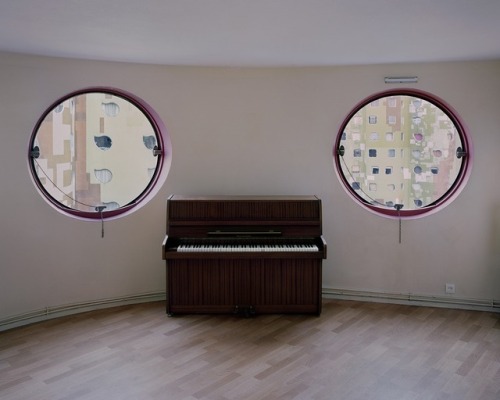 mymodernmet:Modern Paris Seen Through Retro Porthole Windows of ‘Tours Aillaud’ High-Rises