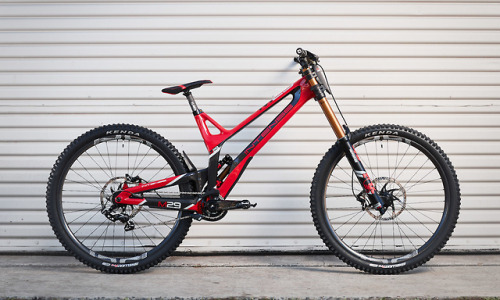 zunellbikes:Aaron Gwin’s 2019 Intense M29 FRO