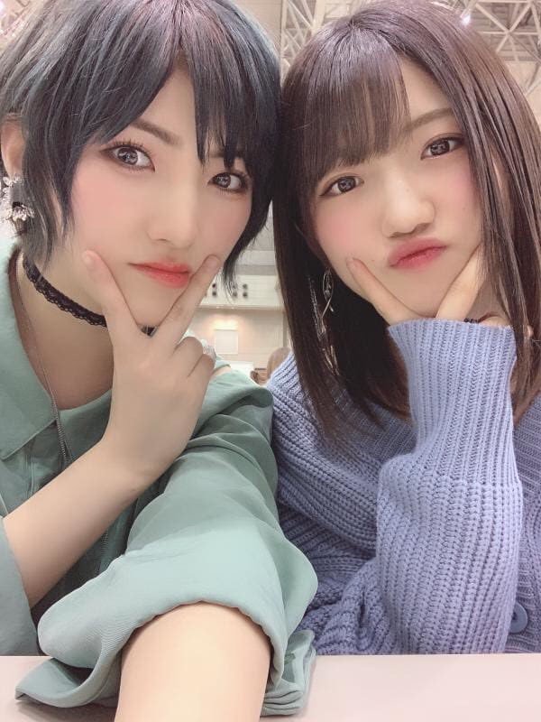 shinyuutriolove:  I love YuuNaa!! They’re so interesting to follow!!🤗 And their