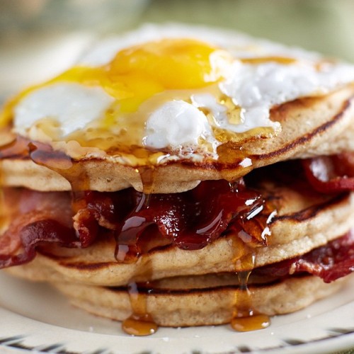 noelbarnhurst:  Breakfast. #tgif #friday #weekend #food #pancake #bacon #eggs #foodphotography #foodie  Droooooool