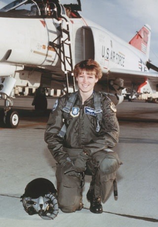 eyestothe-skies:Eileen Collins. A former military instructor and test pilot, Collins was the first f