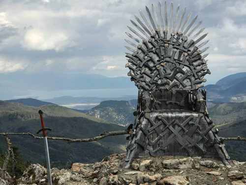 Greeks made the Iron Throne in the village Pauliani of Fthiotitha! The 700 kg metal throne stands at