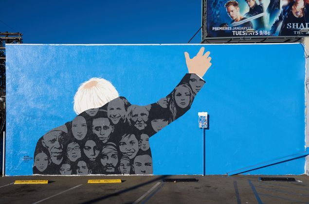 kimreesesdaughter:  restlesscontradiction:  rallyforbernie:  Bernie Sanders murals