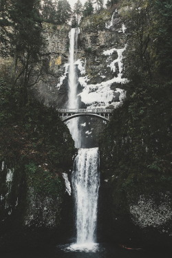 ikwt:    Multnomah Falls (imbradenolsen) | instagram
