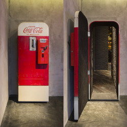 guruwithin:  stunningpicture:  A bar hidden behind an old Coca-Cola machine in Shanghai  Do this with a TARDIS!