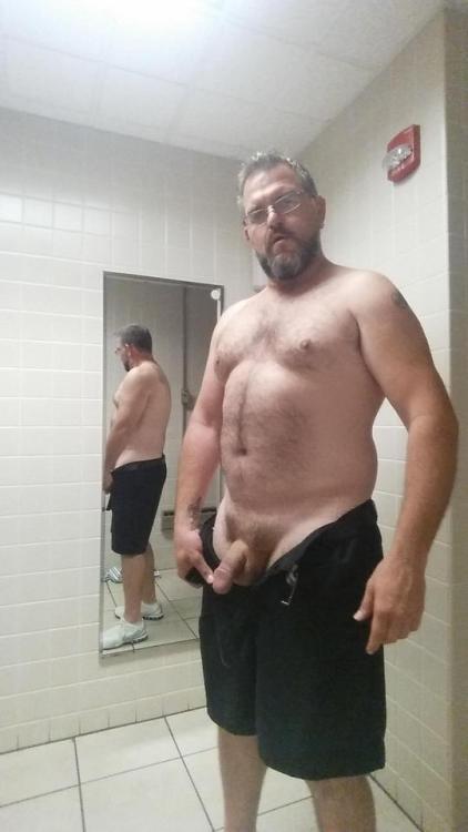 cantata4me: (via                                             [37] Dad wanting to have some fun while at work ladies. - Album on Imgur) 