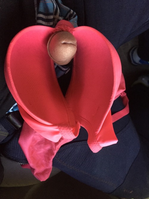 bracum001: Cum pink bra