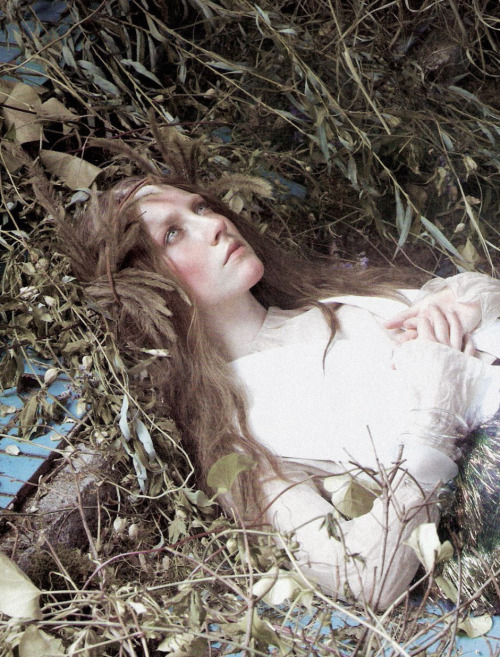 romanticnaturalism: Saoirse Ronan in ‘The Cult of Beauty’ photographed by Steven Meisel 
