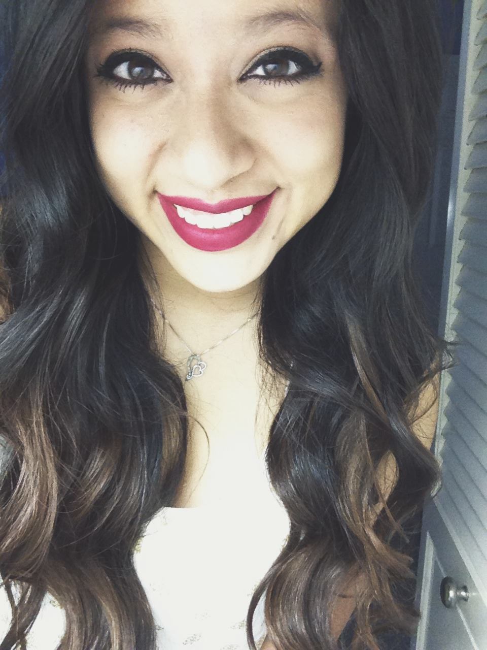 Anybody know who she is? . She&rsquo;s beautiful!