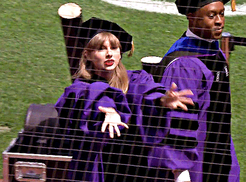 TAYLOR SWIFT
delivers New York University 2022 Commencement Address | May 18, 2022 #taylor swift#taylorswiftedit#tswiftedit#tswiftdaily#breathtakingqueens#dailywomen#flawlesscelebs#flawlessbeautyqueens#femaledaily#glamoroussource#thequeensofbeauty#wonderfulwomendaily#dailymusicqueens#blogmusicdaily#dailymusicians#musicdaily#musicedit#popularcultures#*gifs
