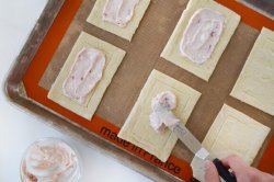 foodffs:  5-Ingredient Strawberry Breakfast